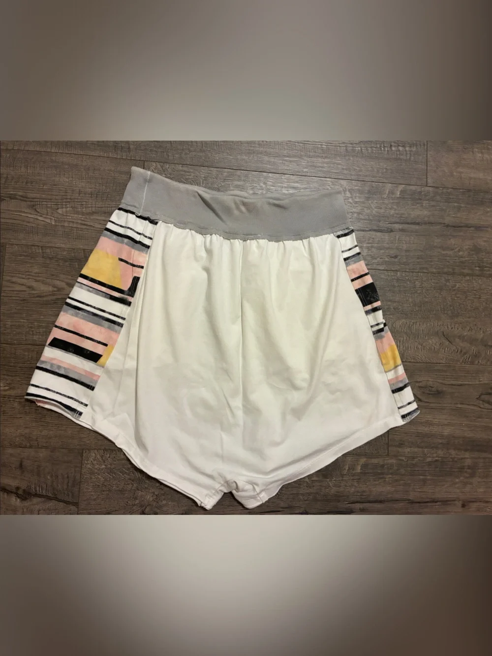 Hot Shot Harem Printed Shorts - Size: Large